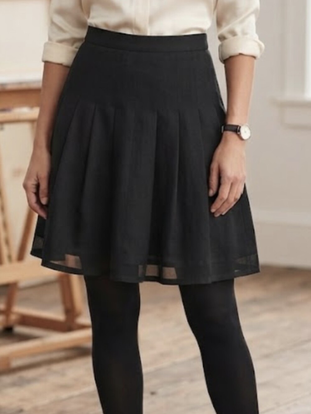 Burberry Black woman peacock skirt with  Silk Lining